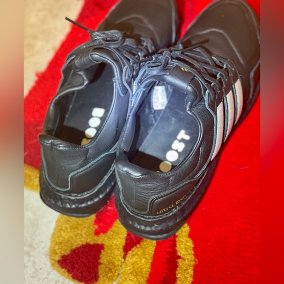 Adidas Ultra Boosts Size 9.5 - NO OG Box, can provide replacement. Lightly worn. - Picture 6 of 12